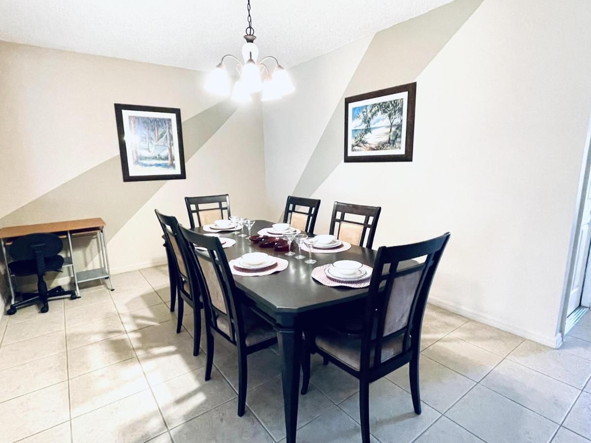 Lakeside Community, Pools, And More! Holiday home Kissimmee